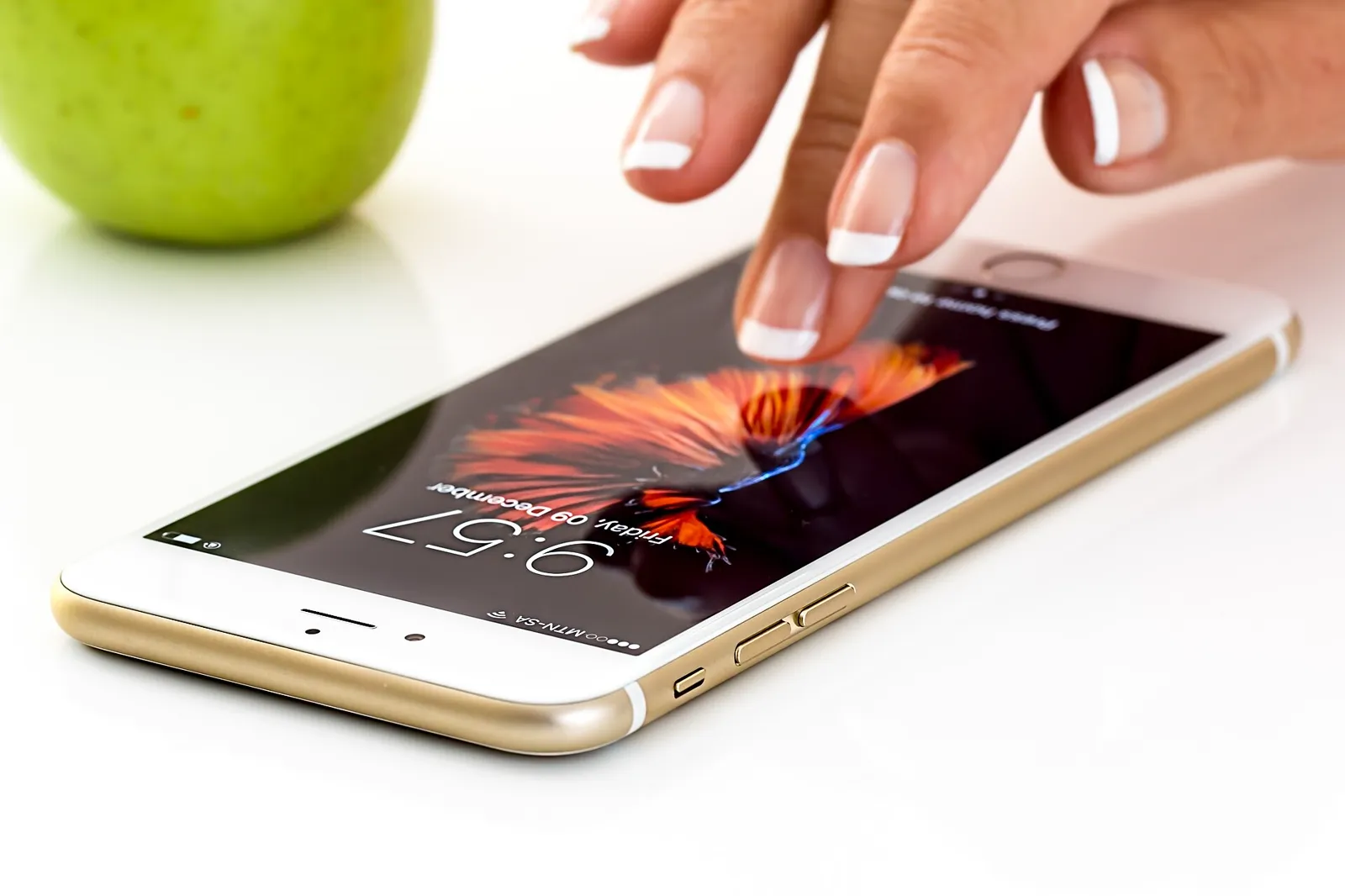 Yurt Dışında Telefon ve İnternet: Dolaşım, e-SIM, Yerel Hat ve IMEI Kaydı