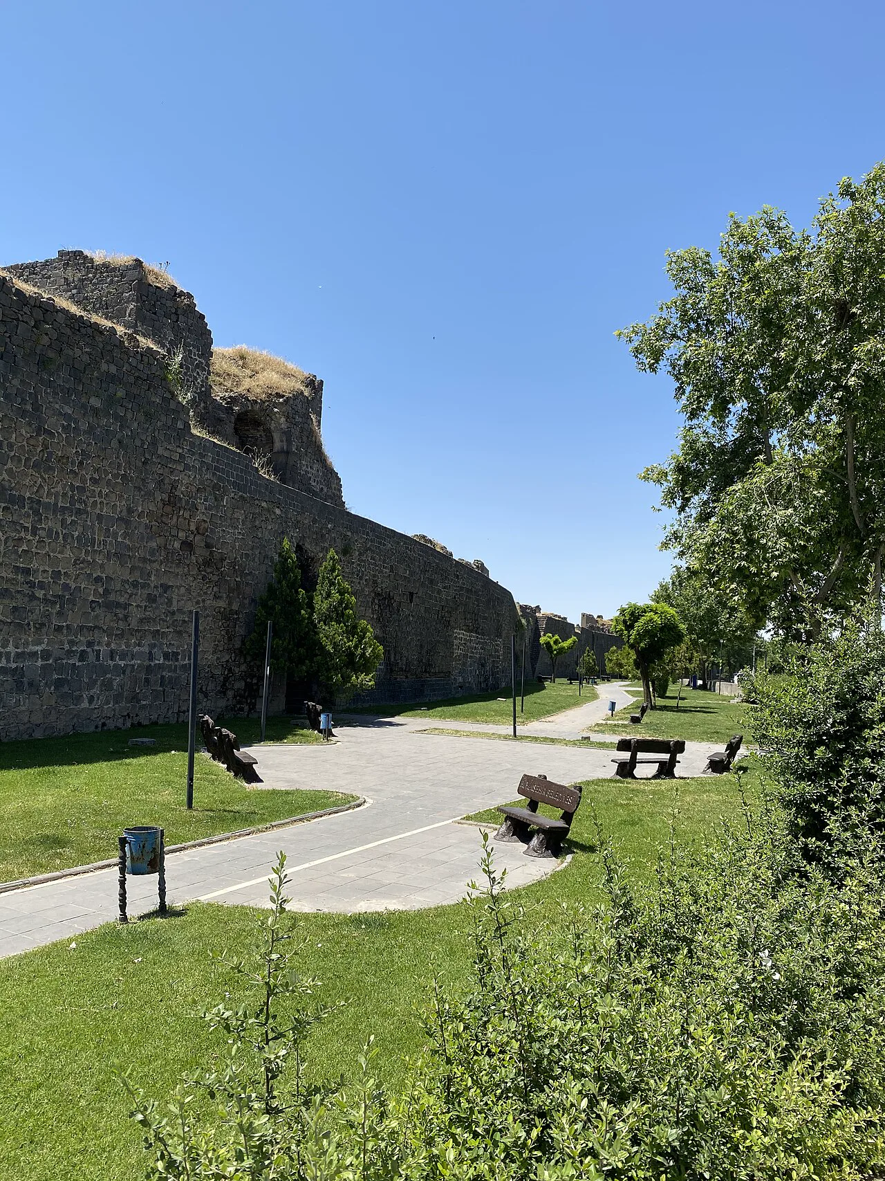 Diyarbakir surlarinda Mardin Kapi