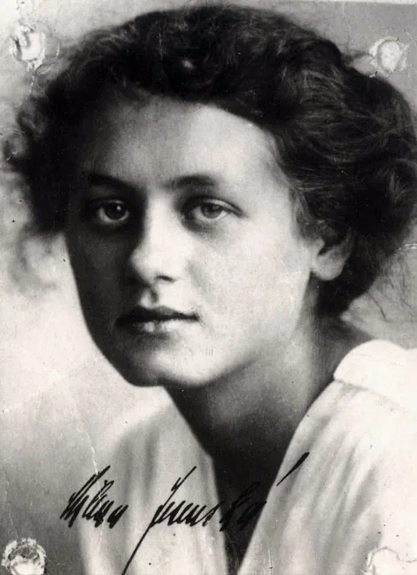 Gazeteci ve çevirmen Milena Jesenská, 1920'lerin başında Prag'da