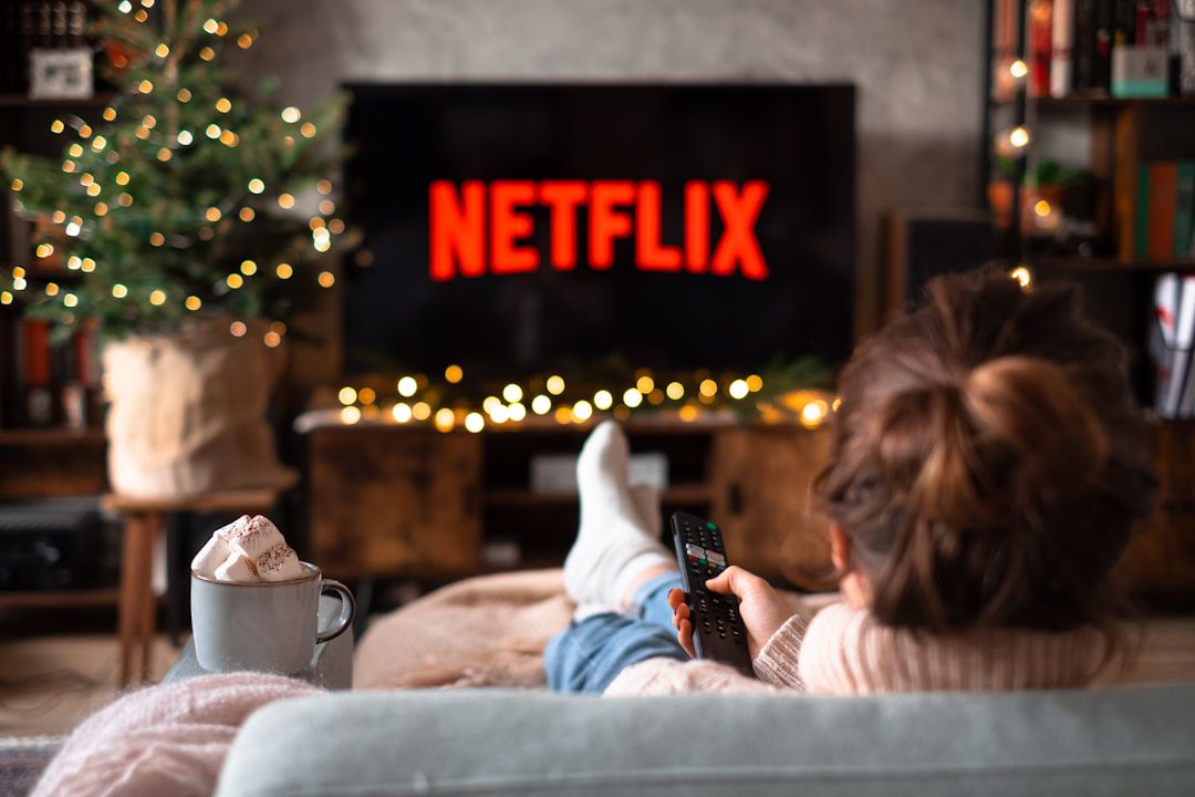 Netflix'in Yeni Gerilim Filmi 'Son Ev': 4 Kişilik Aileyi Bekleyen Gizemli Tehlike