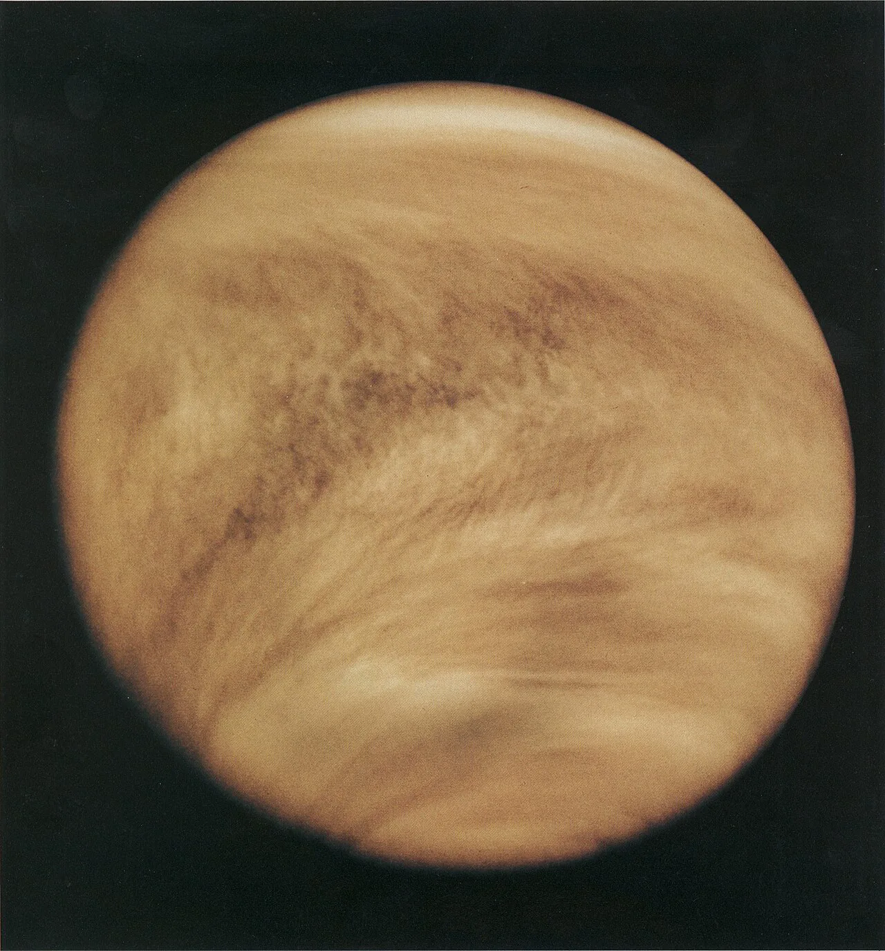 Pioneer Venus Orbiter'ın 1979'da morötesi ışıkta çektiği Venüs bulutları