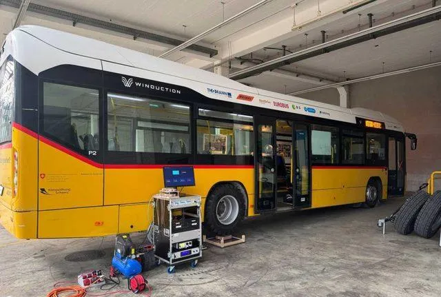 Lastik İçine Yerleştirilen Bobinle Elektrikli Otobüsler Durağında Kablosuz Şarj Oluyor