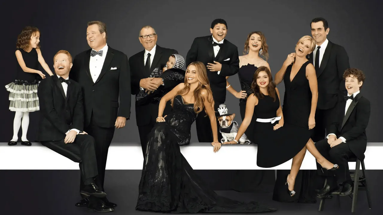 Modern Family Yıldızları Altı Yıl Sonra Tekrar Buluştu: Sofía Vergara, Julie Bowen ve Ed O’Neill Bir Arada
