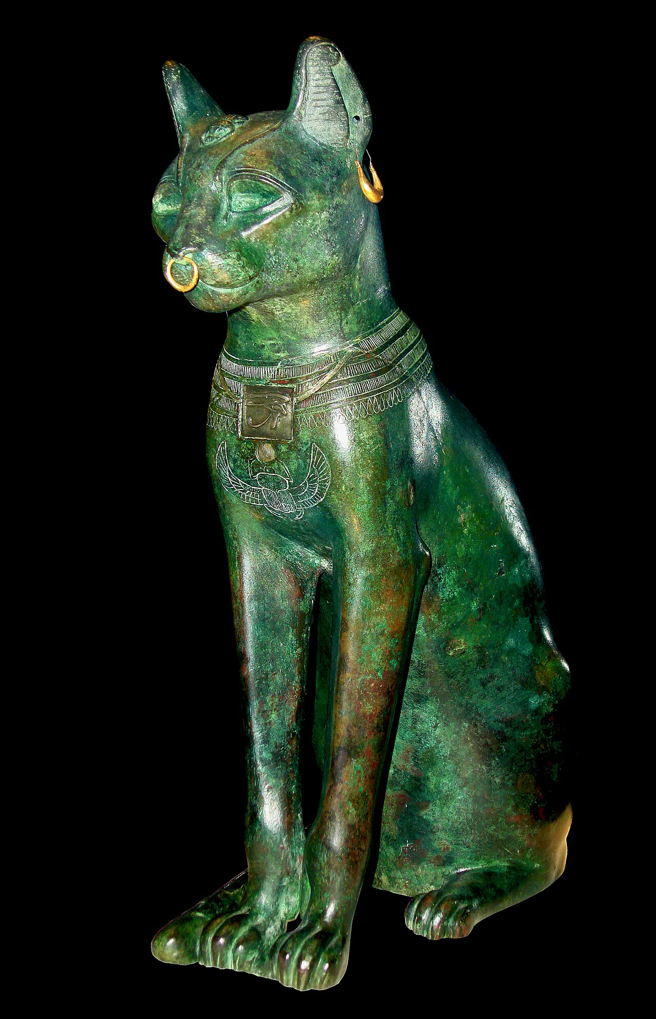 Antik Mısır'dan tunç kedi heykeli, British Museum'da sergileniyor