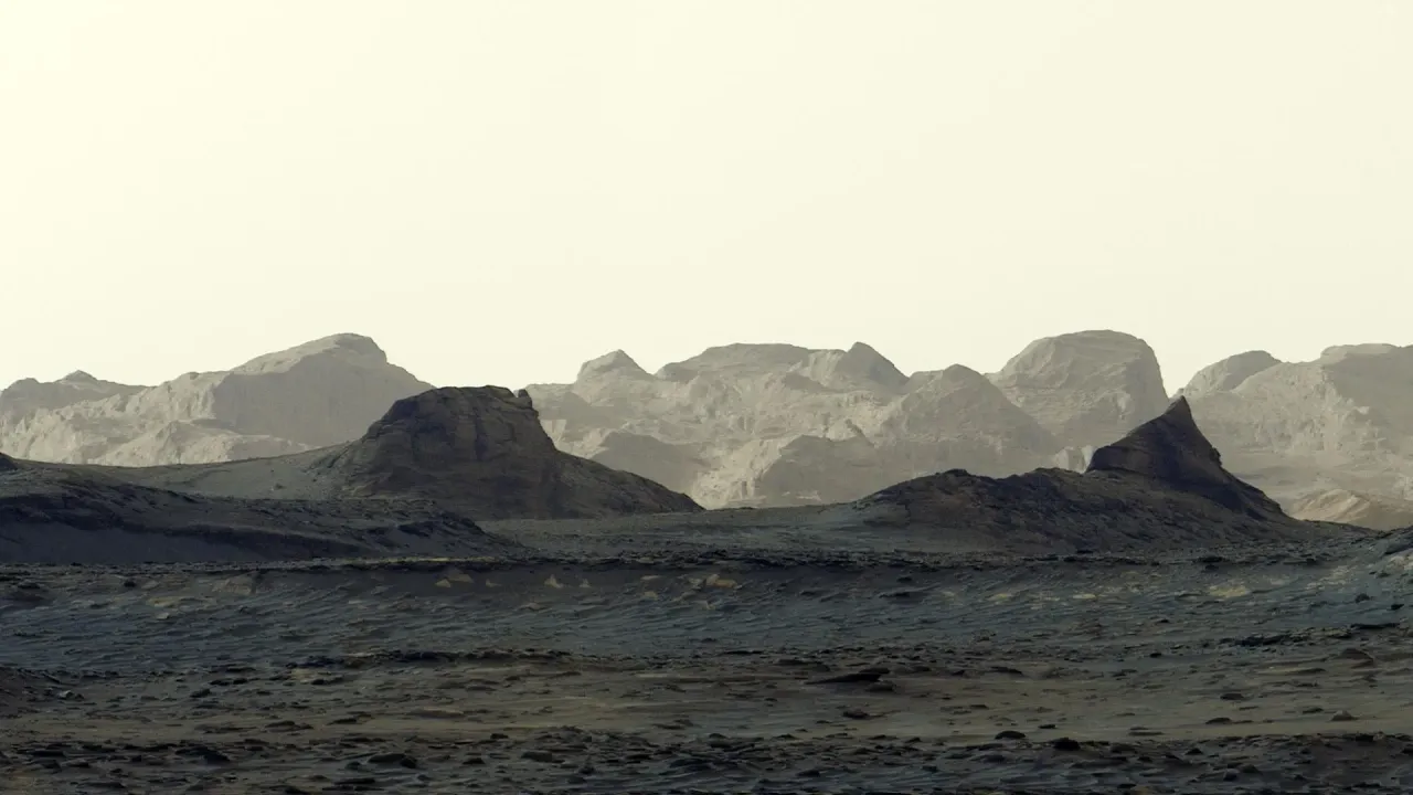 Curiosity Mars Rover'dan Rüzgarla Şekillenen Gizemli Kayalıkların Yeni Panoraması