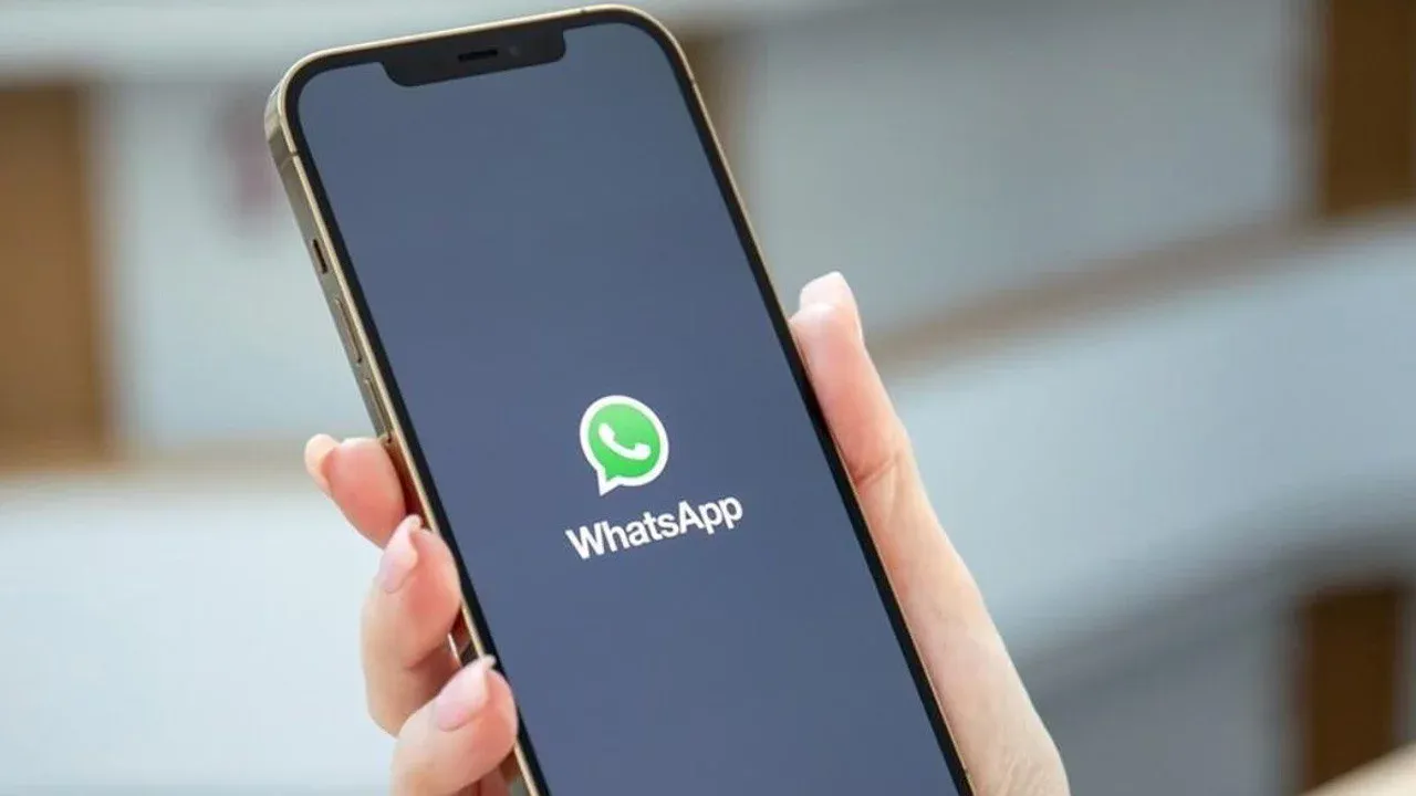 WhatsApp Android’da Yeni Tasarım Denemeleri: Sohbet Ekranı ve Alt Menü Yeniden Şekillendiriliyor