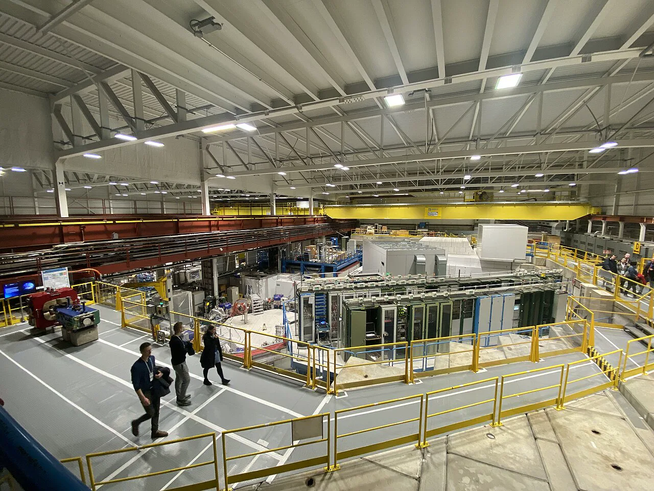 CERN'in Antimadde Fabrikası'nın içi; görünen halka ELENA yavaşlatıcısı