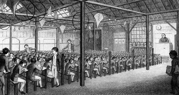 Joseph Lancaster'ın monitör düzeniyle işleyen Borough Road okulunda tek bir öğretmenin yüzlerce çocuğa ders verdiği salon, 1805