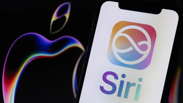 Apple, Siri'yi Güvenilir Haber Kaynağı Yapıyor: Milyonlarca Dolarlık Lisans Anlaşmaları Devrede