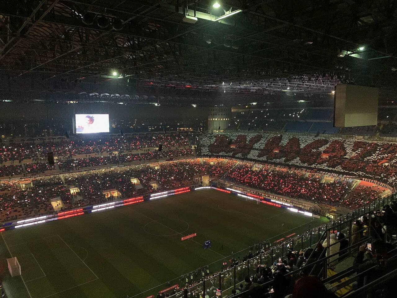 Benfica, San Siro'da Milan'ı 2-0 yenip rakibine karşı ilk resmi galibiyetini aldı