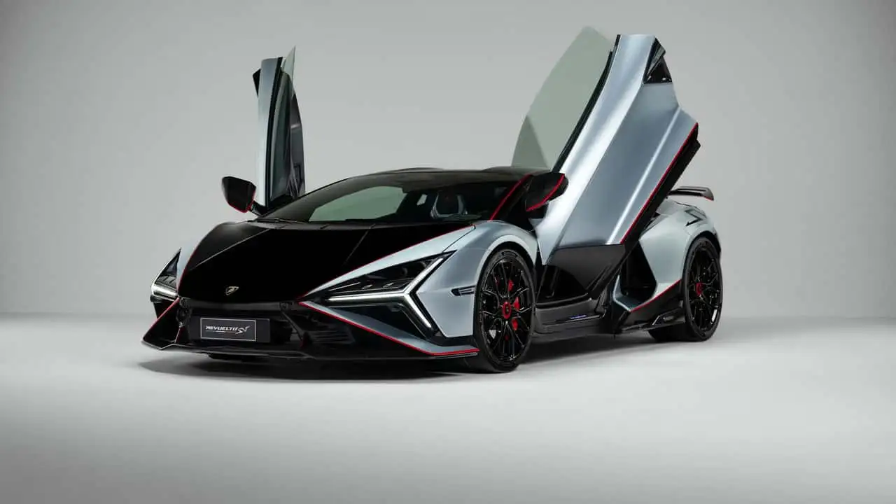Lamborghini Revuelto SV Sahneye Çıktı: 1.050 HP Güç ve 741 Bin Dolarlık Fiyat Etiketiyle Otomobil Dünyasını Sallıyor