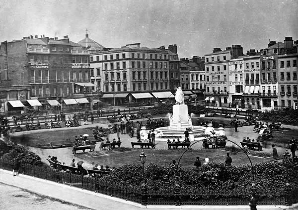 1880 dolaylarında Leicester Meydanı. Pluto lambası 1898'de bu meydanın güneydoğu köşesine kuruldu