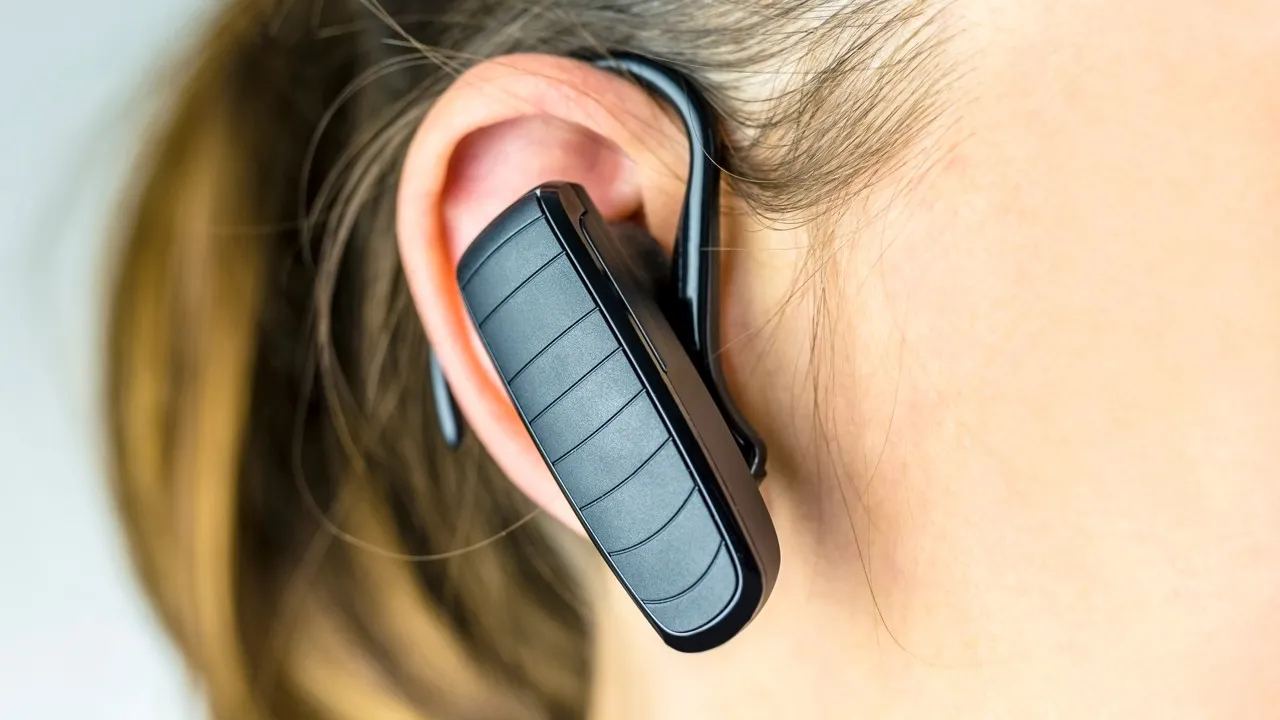 Bluetooth Bağlantısının Gizemli Menzili: 2026'da Neler Değişti, Neler Etkiliyor?