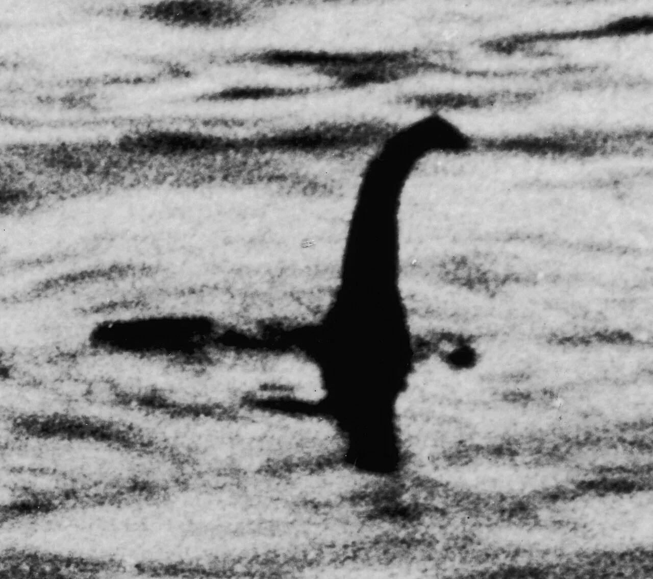 Loch Ness canavarını kim yarattı: Bir yol, bir gazete haberi ve oyuncak denizaltı