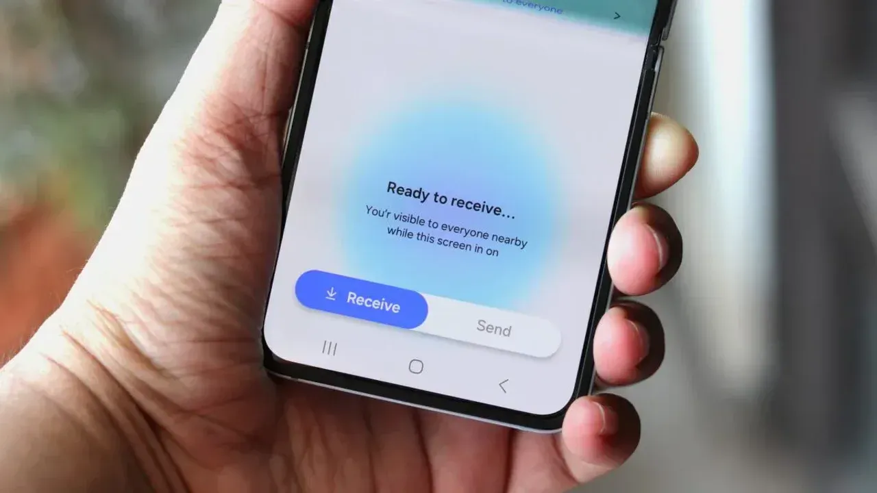 Samsung Galaxy S25 FE Kullanıcıları Artık iPhone'larla AirDrop Benzeri Dosya Paylaşımı Yapabiliyor