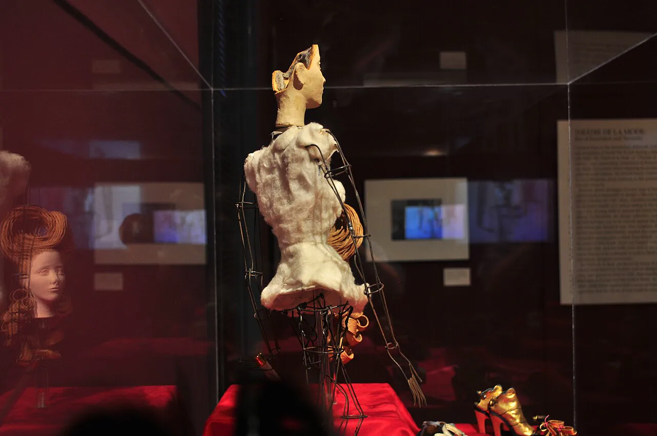 Théâtre de la Mode mankenlerinden biri, Maryhill Museum of Art, Washington