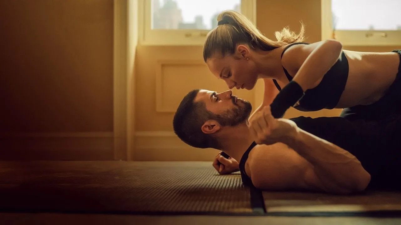 Amazon Prime Video'nun Yeni Romantik Gerilim Bombası: "Dayanılmaz Çekim" İzleyiciyle Buluştu