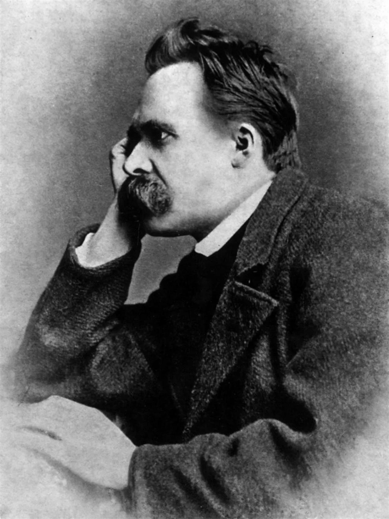 Friedrich Nietzsche'nin 1882'de Naumburg'da çekilmis portresi