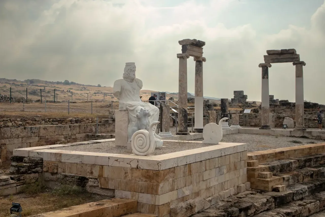 Drone ve Termal Kameralar Hierapolis’in Altındaki Yeni Mermer Kalıntıları Ortaya Çıkardı