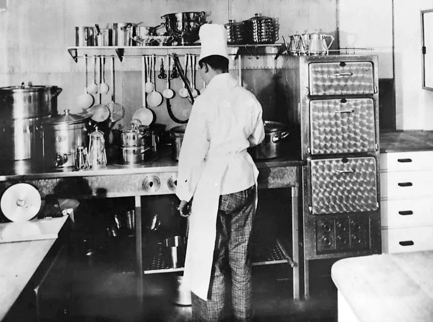 Hindenburg'un tamamen elektrikli mutfağı, 1936