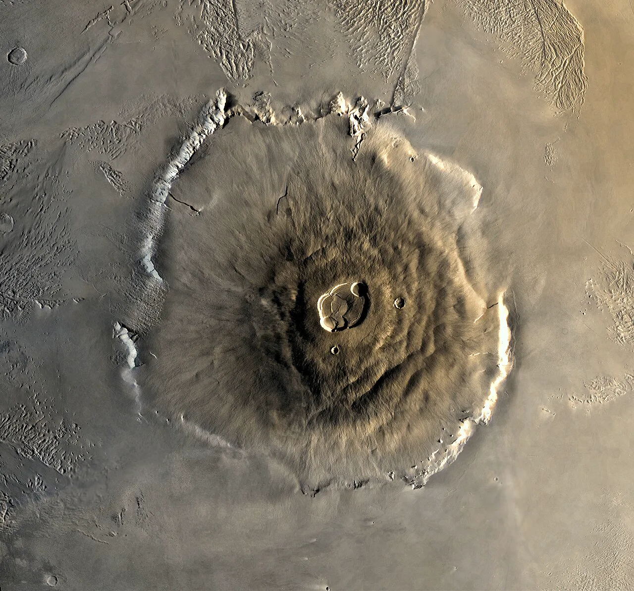 Olympus Mons en yüksek dağ mı? NASA'nın iki sayfası farklı sayı veriyor