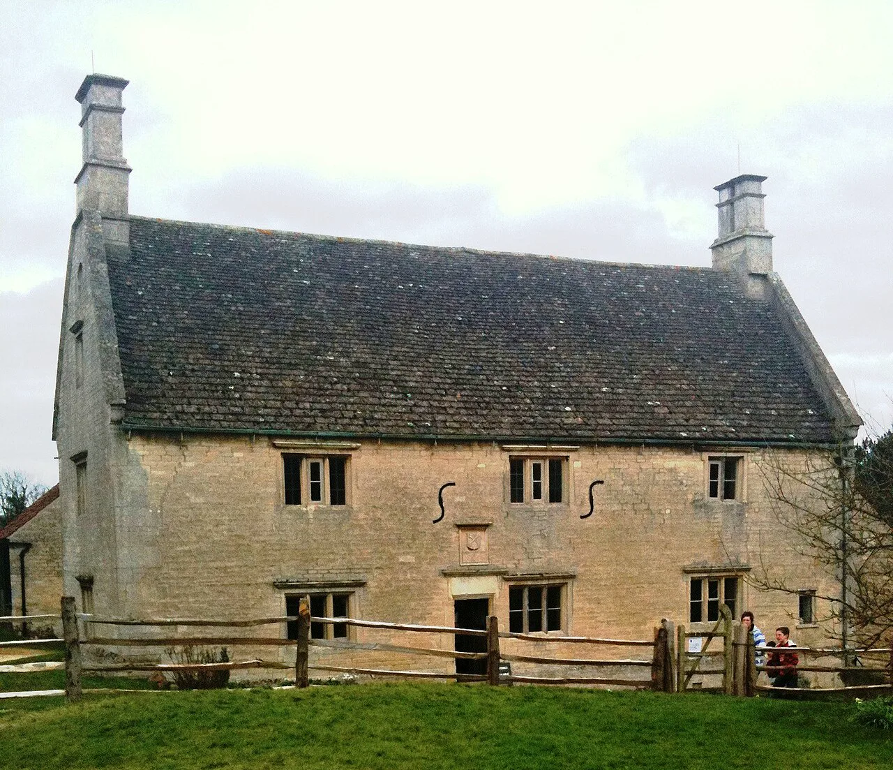 Newton'ın doğduğu ve Cambridge kapalıyken döndüğü Woolsthorpe Manor, Lincolnshire