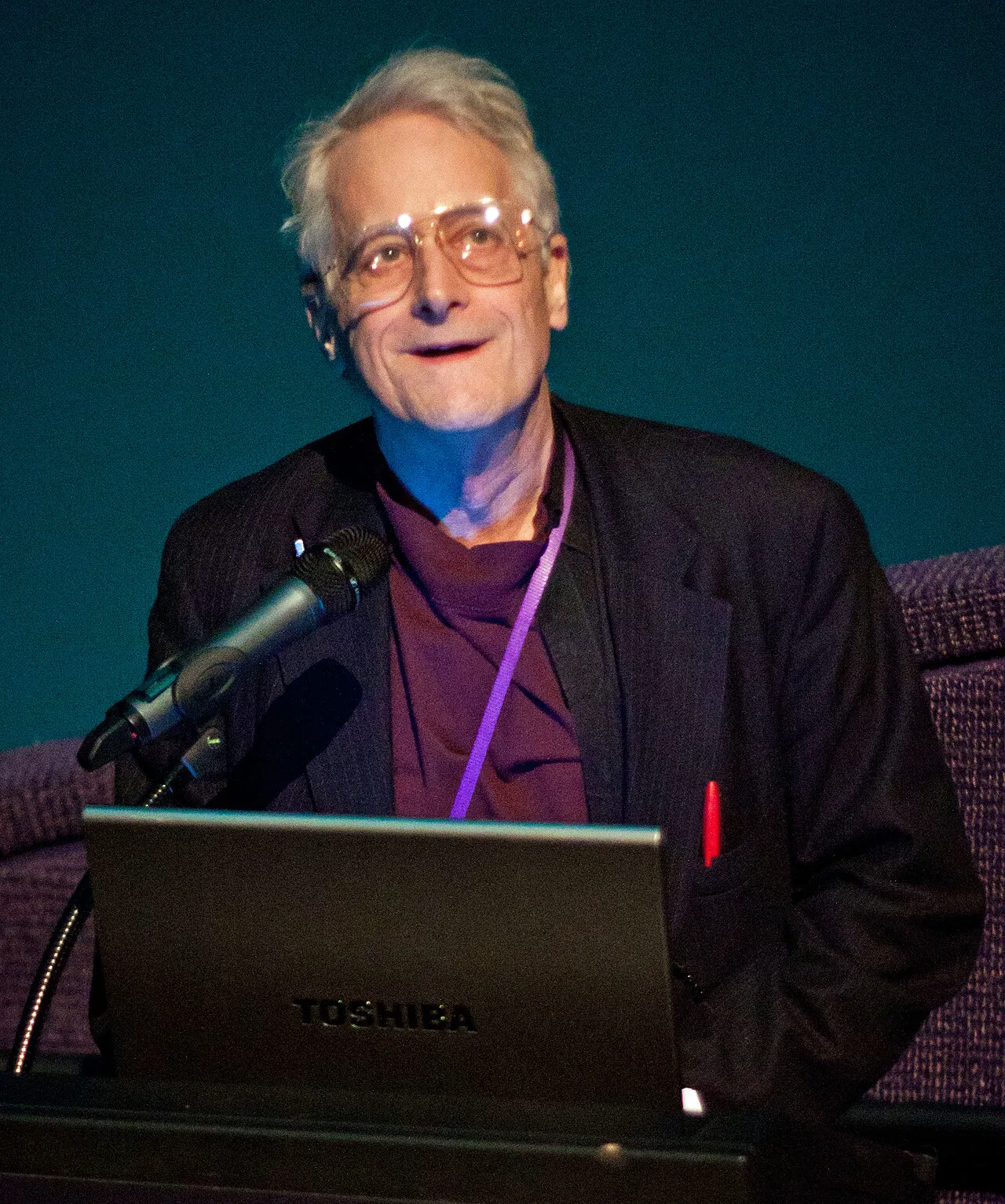 Hipermetin terimini ortaya atan Ted Nelson, 2011'de Kaliforniya'da Xanadu projesini anlatırken