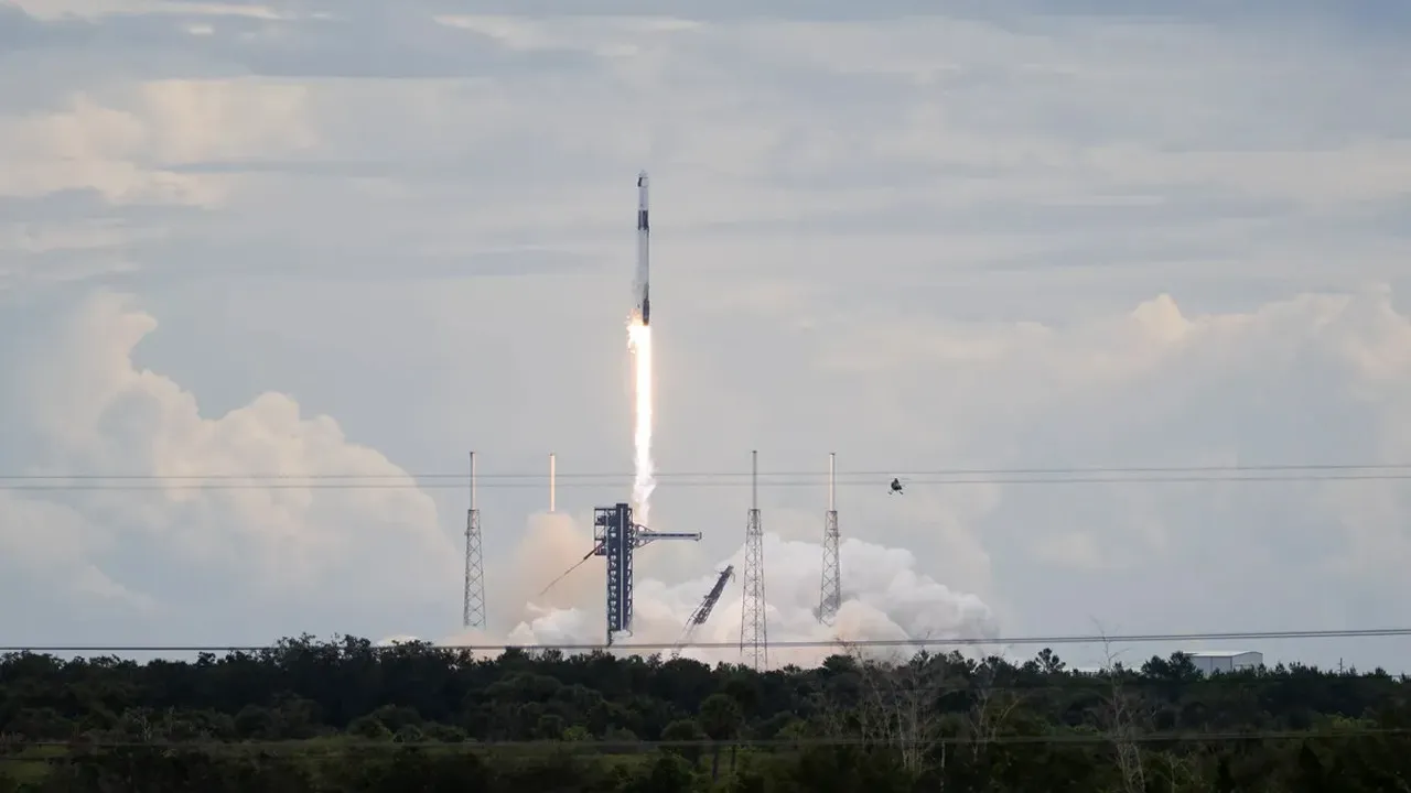 SpaceX Crew‑13 görevi, Crew Dragon ile Uluslararası Uzay İstasyonu’na 7 saat 55 dakikada ulaştı