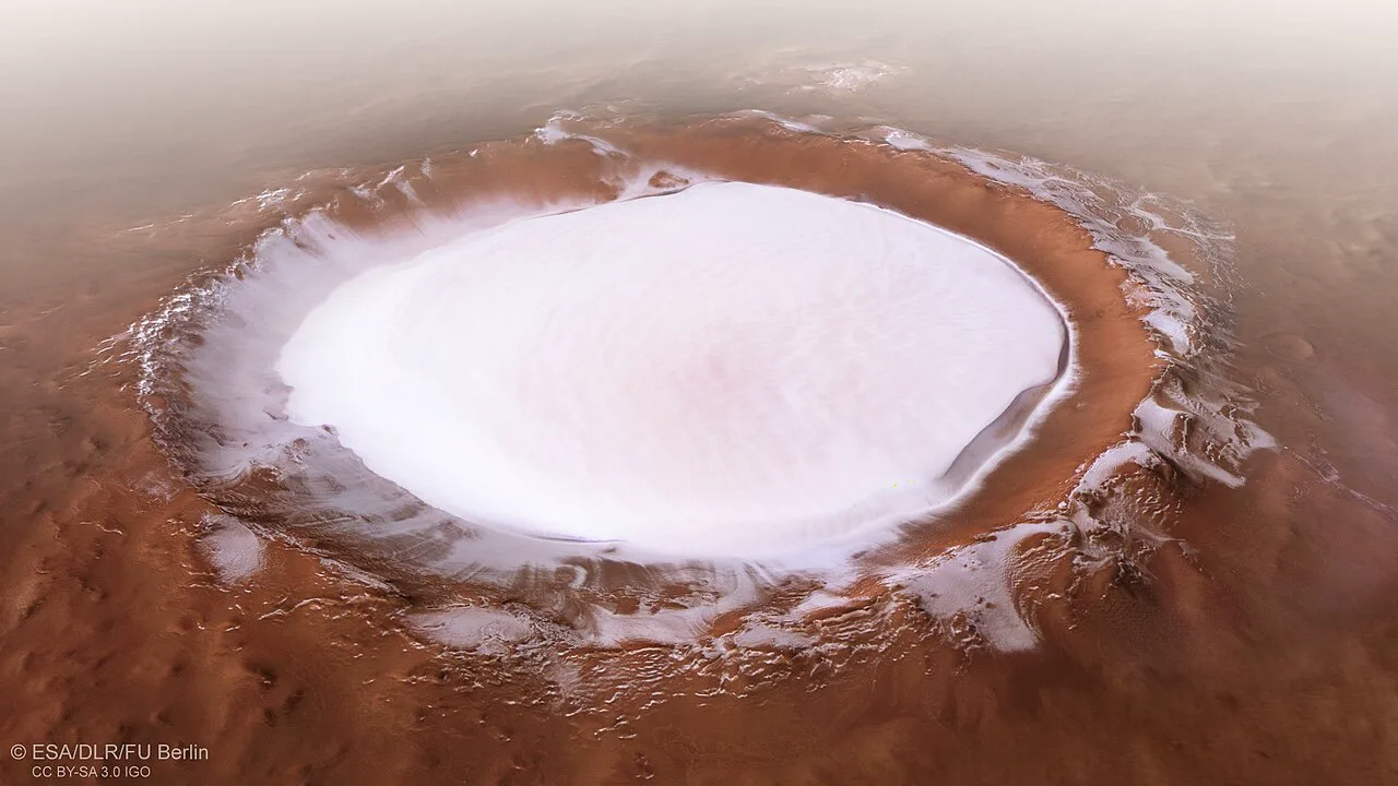 Korolev krateri, Mars'ın kuzey ovalarında yıl boyu buzla dolu 82 kilometrelik bir çarpma krateri