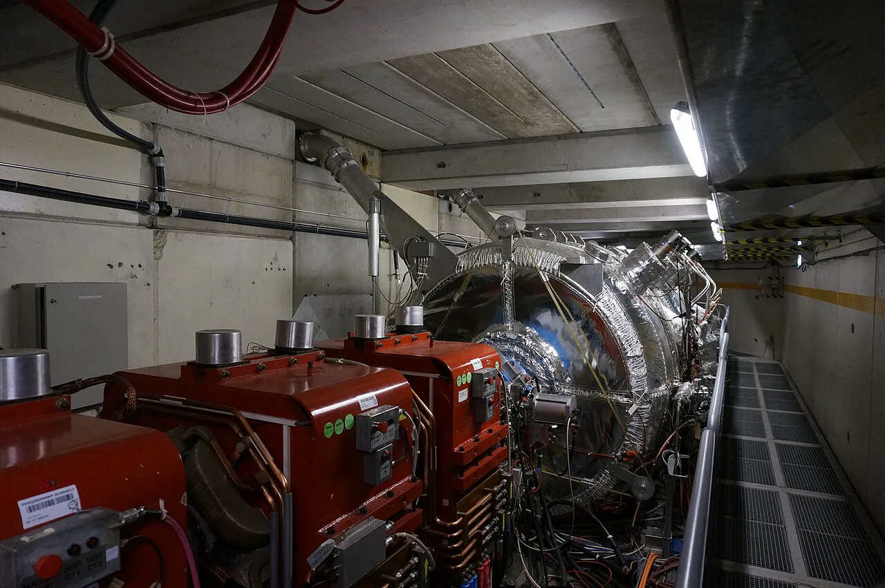 Bir kamyon, bir ton vakum ve 92 antiproton: CERN'de ilk antimadde yolculuğu