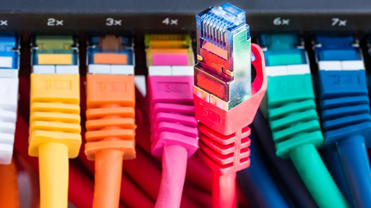 Ethernet Kablosunun Uzunluğu ve Hız Düşüşü: Gerçekler ve Pratik Çözümler