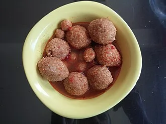 Analı kızlı köfte